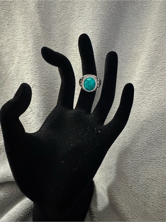 unbranded Jewelry - Turquoise Cabochon Silver-Tone Ring - Vibrant Teal Accent
